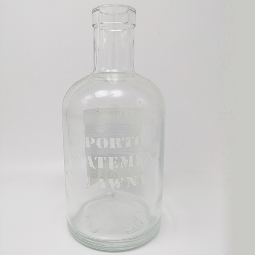 Customized glass wine bottle with words